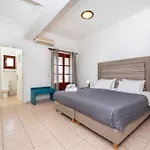 Otel Maistros Village Karterados (Santorini)