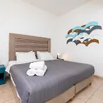 Maistros Village فندق 5*