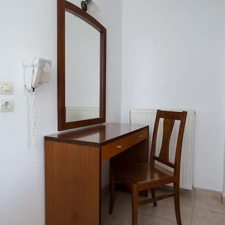Maistros Village Hotel 5*