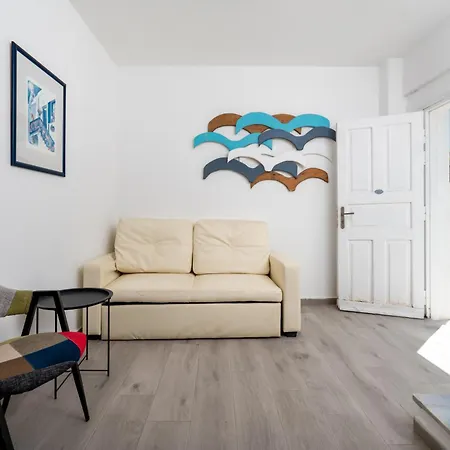 מלון Maistros Village 5*