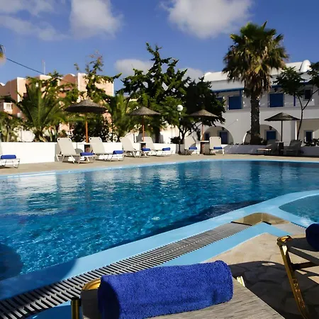 Maistros Village 카르테라도스