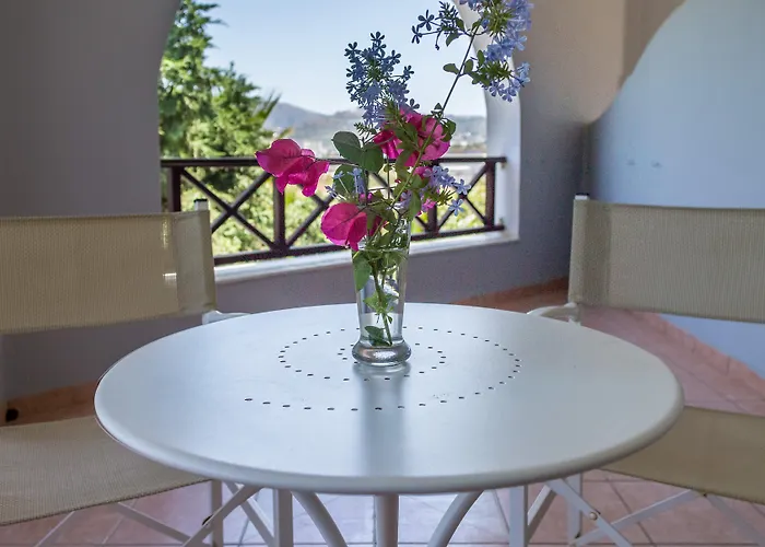 Maistros Village Hotel Karterados (Santorini)