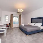 Maistros Village 5*