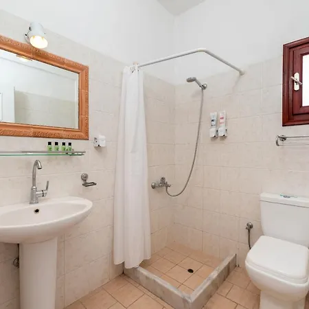 Maistros Village Hotel 5*